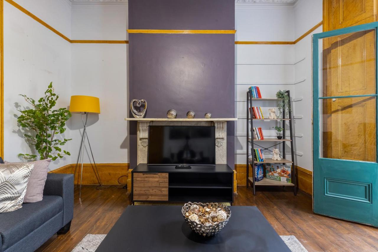 Vakantiehuis Spacious 5 Bedroom House With Garden + Parking - Amazing Location Londen